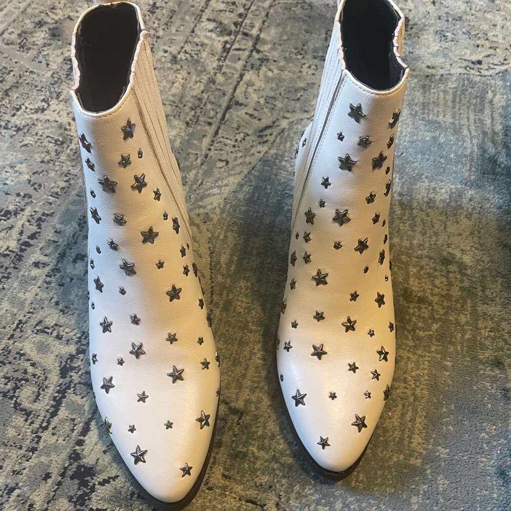 Liu•Jo leather ankle boots with silver studded stars